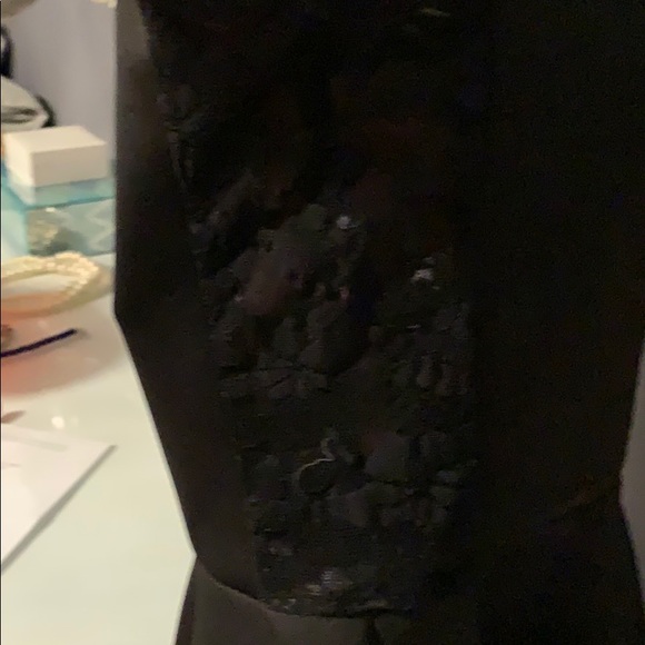 Black top - Picture 3 of 4